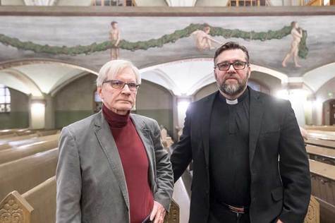 Seppo Paavola ja Antero Niemi Tampereen tuomiokirkossa.