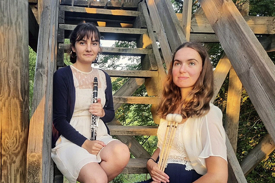 Kamarimusiikkiyhtye Duo Eclipsen soittajat Laure Paris ja Leïla Martin.