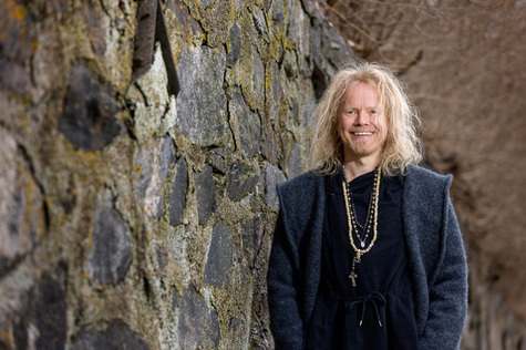 Ville Juurikkala henkilökuvassa.