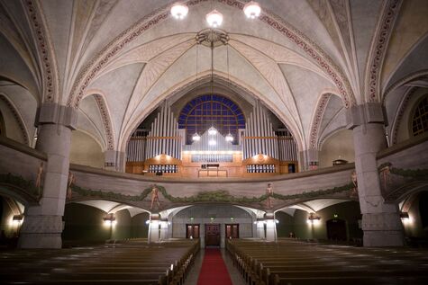 Tampereen tuomiokirkko sisältäpäin kuvattuna.