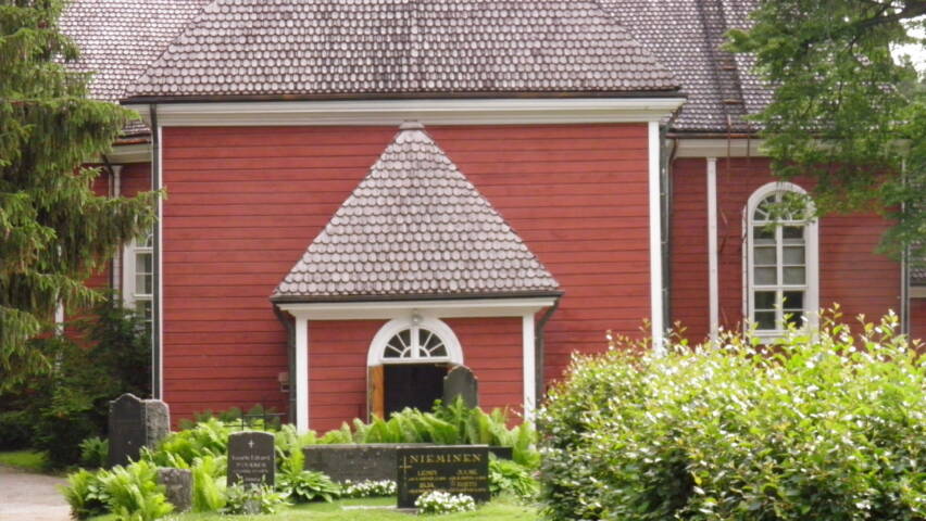 Teiskon kirkko tapulinmäeltä