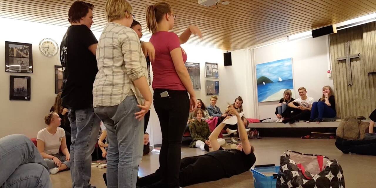Sketsi illassa.