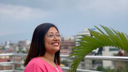 Lähetyksen vieras Mandira Awale kuvassa (Nepali)