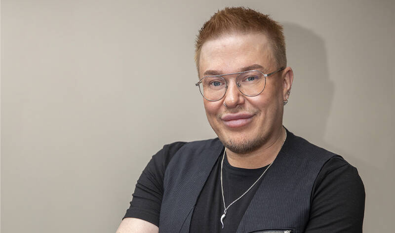 Taiteilija Jesse Kaikuranta.