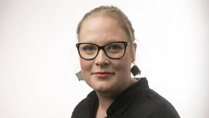 Henkilökuva Laura Karhola.