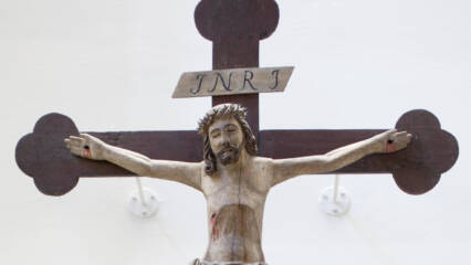 Pispalan kirkko, Krusifiksi