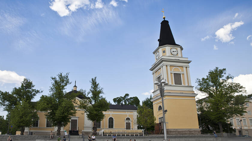 Tampereen keskustorin Vanha kirkko.