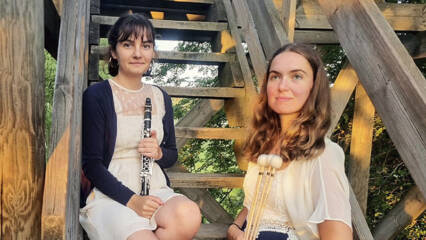Kamarimusiikkiyhtye Duo Eclipsen soittajat Laure Paris ja Leïla Martin.