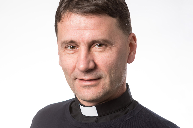 Olli-Pekka Silfverhuth lähikuvassa.