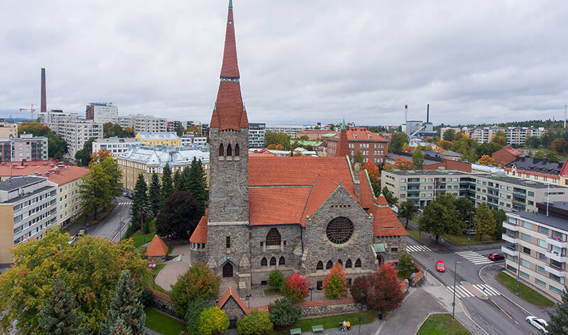 Ilmakuva Tampereen tuomiokirkosta.