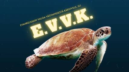 Kilpikonna ui meressä. Teksti kelluu kilpikonnan päällä: Evankeliumin valoa väsykymsestä kärsiville eli E.V.V.K.